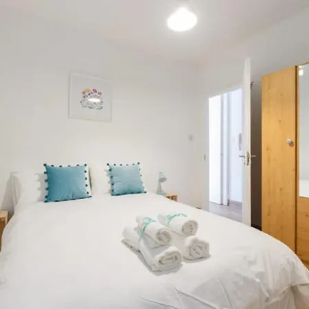 Stylish Soundproof Temple Bar Square Apartment