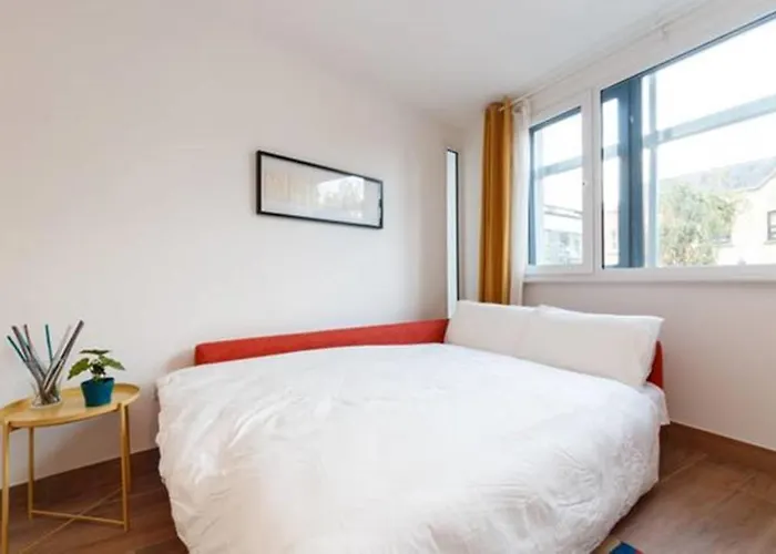 Stylish Soundproof Temple Bar Square ダブリン