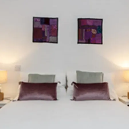 Stylish Soundproof Temple Bar Square Daire