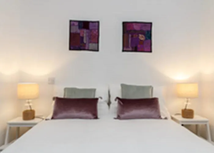 Stylish Soundproof Temple Bar Square Daire